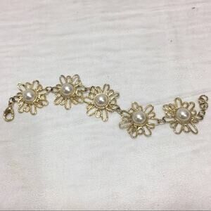 DONATING! LAST CHANCE! Gold tone & faux pearl bracelet, floral fashion jewelry